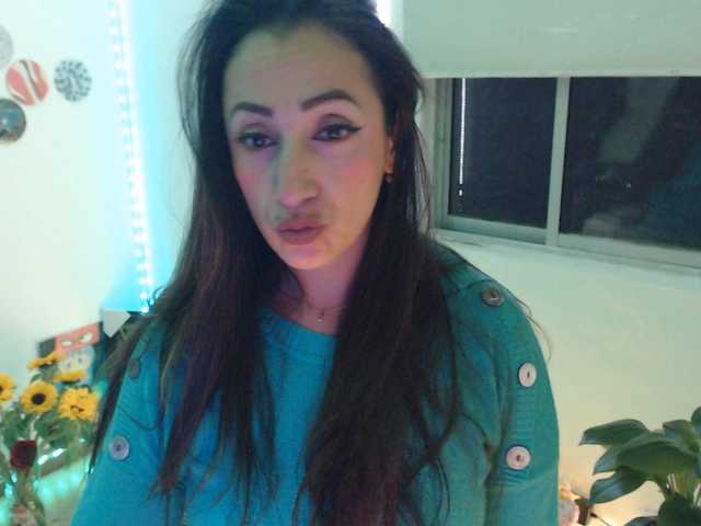 bomboncita288 — live female cam