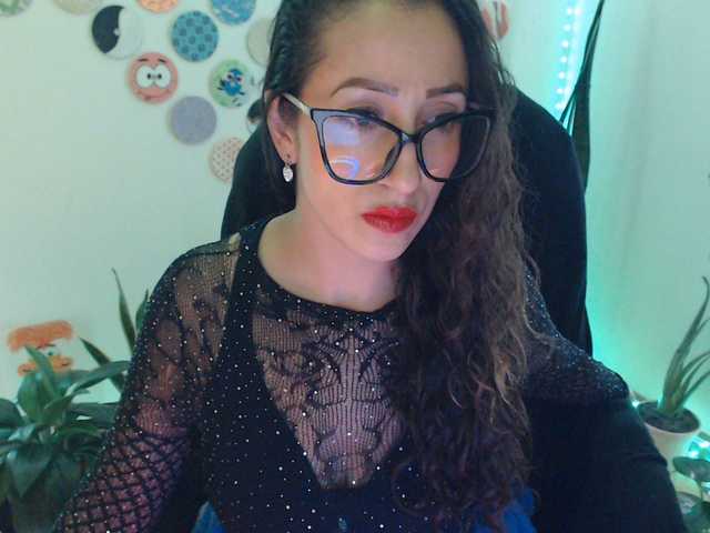 bomboncita288 live cam on BongaCams