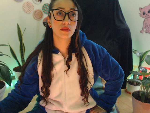 bomboncita288 live cam on BongaCams