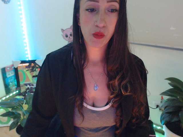 bomboncita288 live cam on BongaCams
