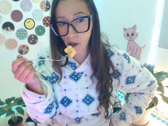 bomboncita288 live cam on BongaCams