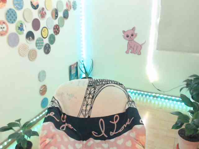 bomboncita288's webcam live show