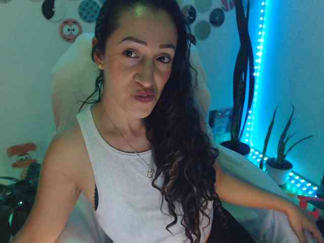 bomboncita288 webcam
