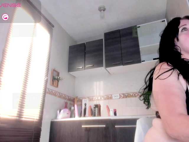 lady-hellen's BongaCams show and profile