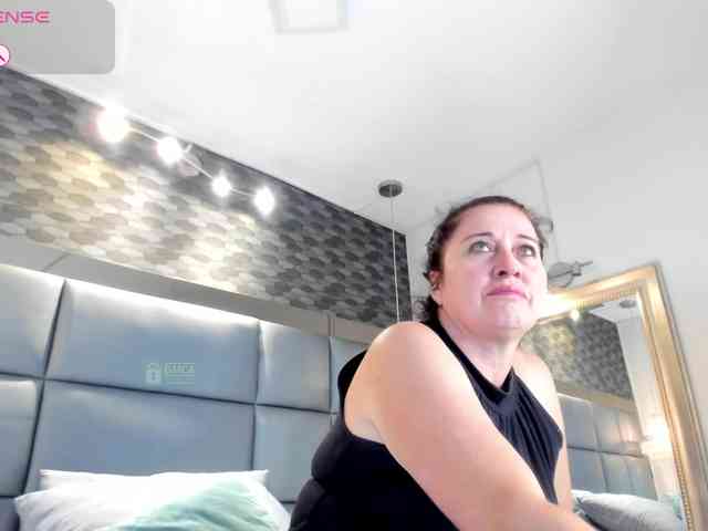 Lady-Hellen webcam