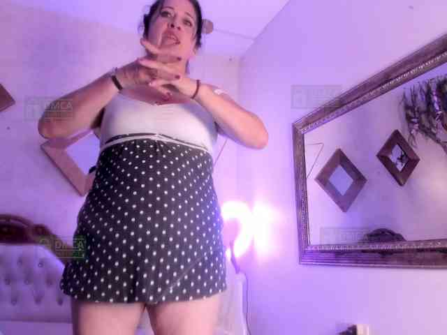 Lady-Hellen webcam