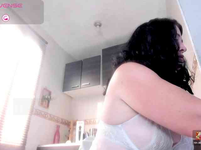 Lady-Hellen webcam