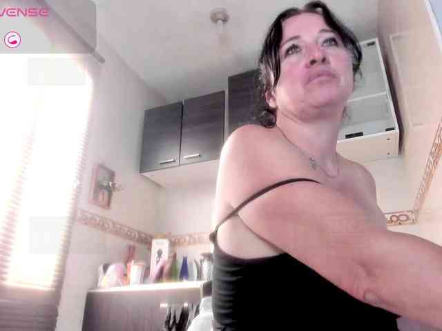 Lady-Hellen webcam