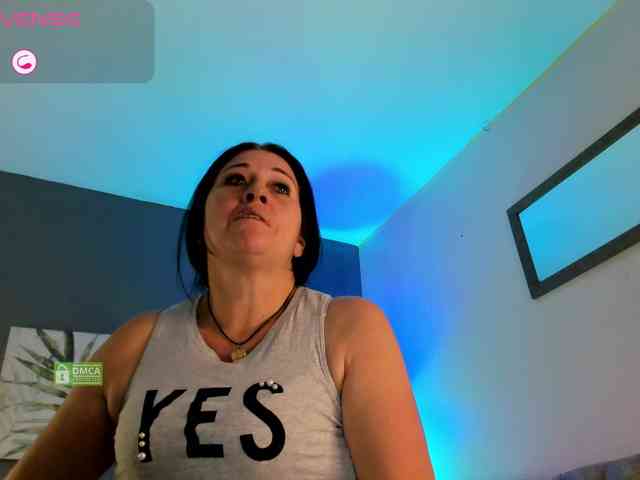 Lady-Hellen webcam