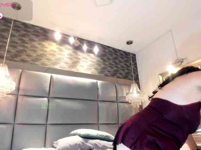 Lady-Hellen webcam