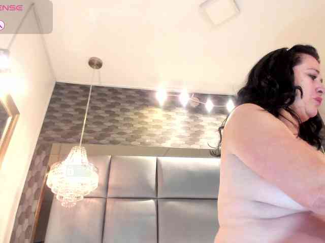 Lady-Hellen webcam