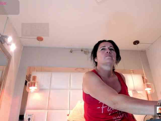 Lady-Hellen webcam