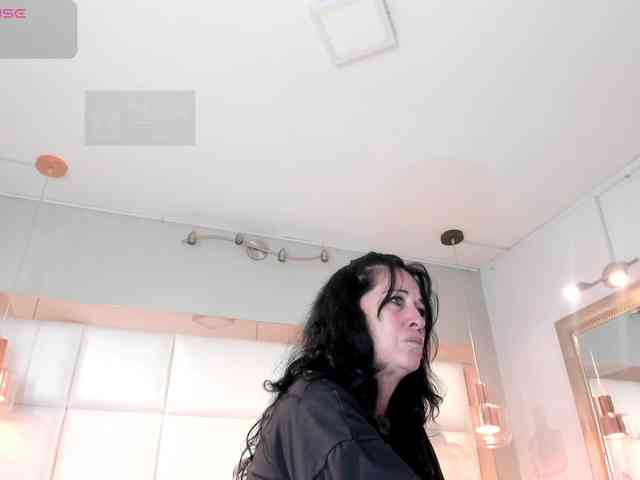 Lady-Hellen webcam