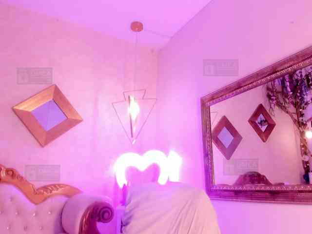 Lady-Hellen webcam