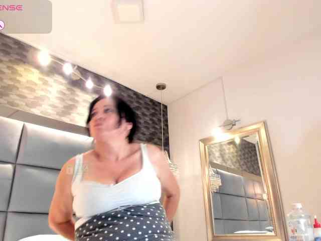Lady-Hellen webcam
