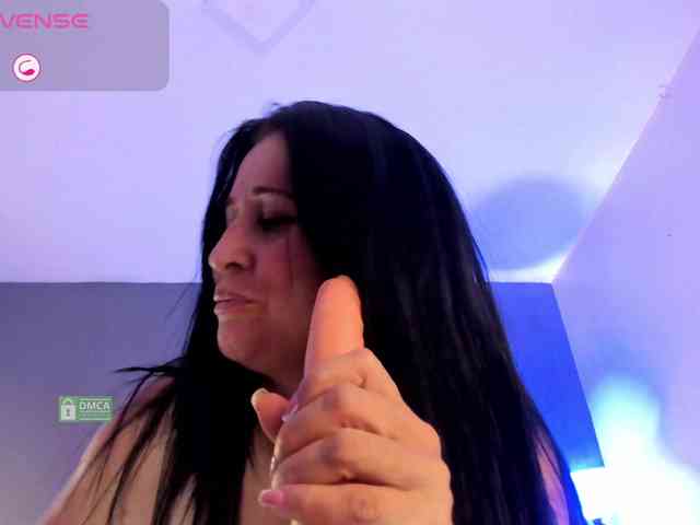 Lady-Hellen webcam