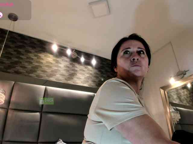 Lady-Hellen webcam