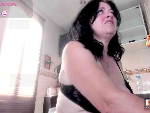 Lady-Hellen webcam