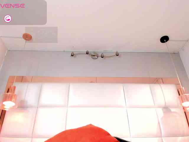 Lady-Hellen webcam
