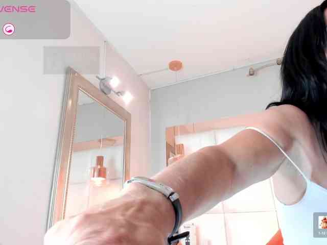 Lady-Hellen webcam