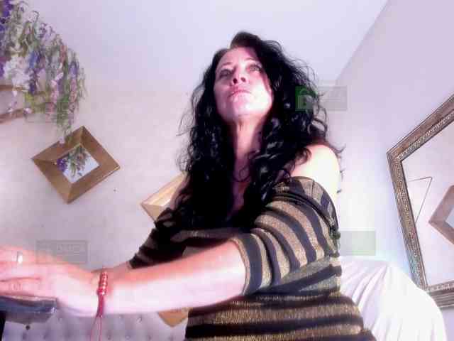 Lady-Hellen webcam