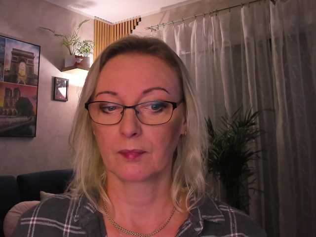 SoftVANESSA live cam on BongaCams