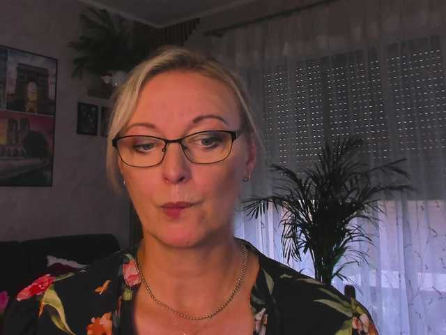 SoftVANESSA live cam on BongaCams