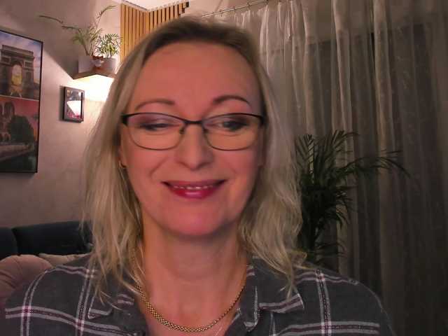 SoftVANESSA live cam on BongaCams