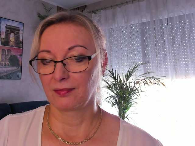 SoftVANESSA live cam on BongaCams