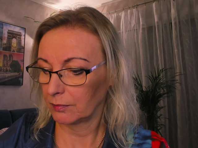 SoftVANESSA live cam on BongaCams