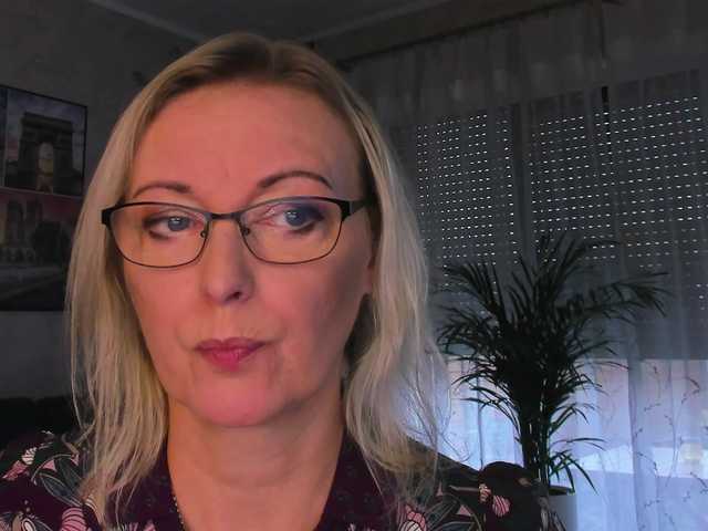 SoftVANESSA live cam on BongaCams