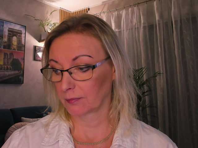 SoftVANESSA live cam on BongaCams