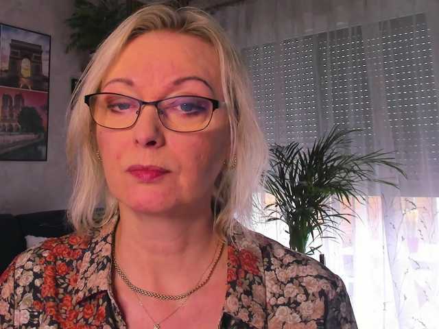 SoftVANESSA's BongaCams show and profile