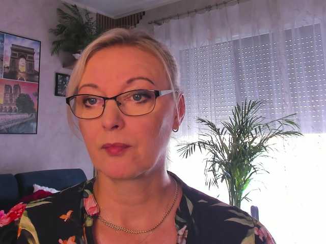 SoftVANESSA live cam on BongaCams