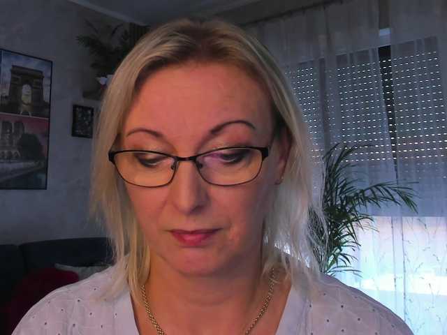 SoftVANESSA live cam on BongaCams