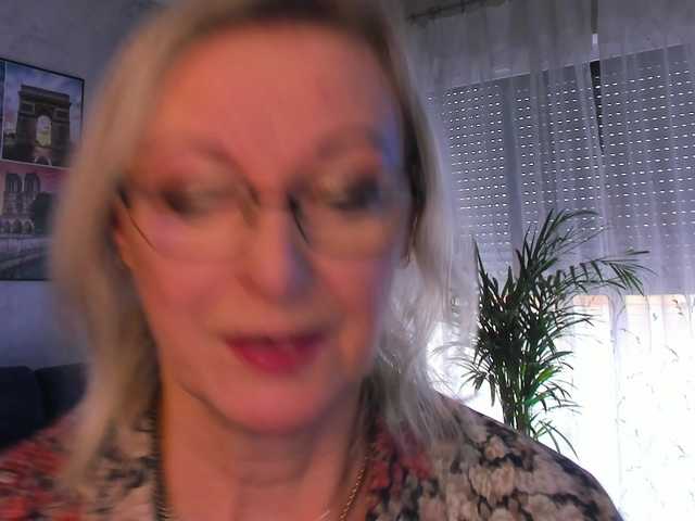 SoftVANESSA live cam on BongaCams