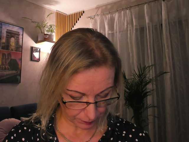 SoftVANESSA live cam on BongaCams