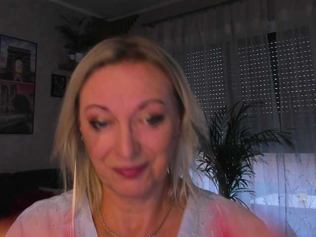 SoftVANESSA live cam on BongaCams