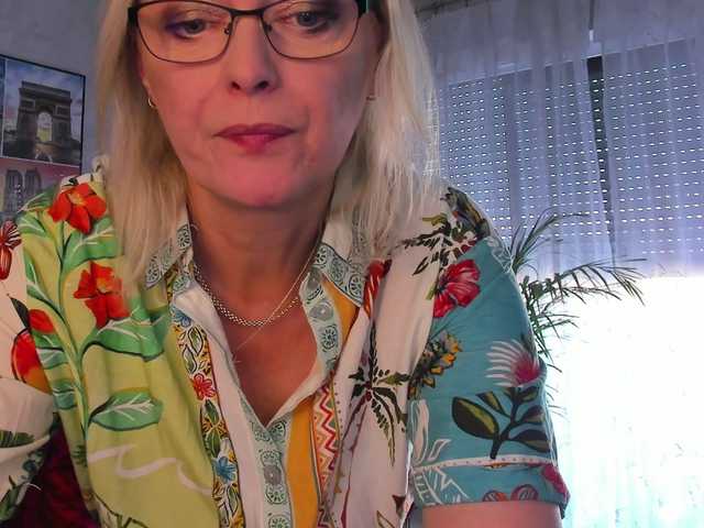 SoftVANESSA live cam on BongaCams