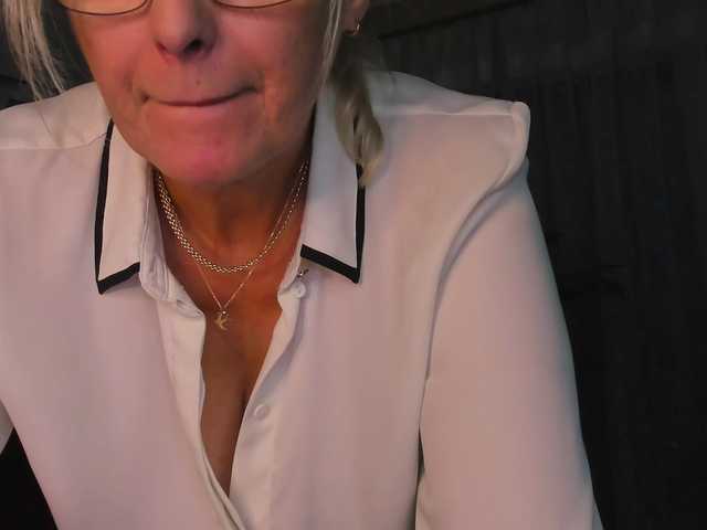 SoftVANESSA live cam on BongaCams
