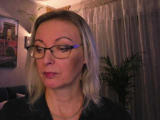SoftVANESSA — live female cam