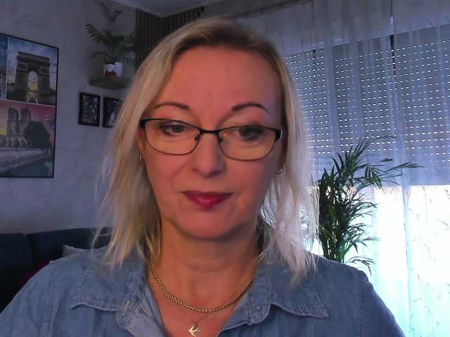 SoftVANESSA live cam on BongaCams