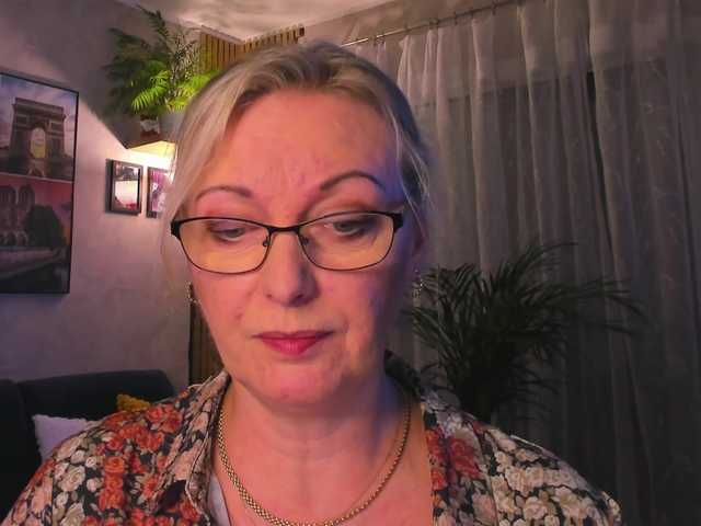 SoftVANESSA's BongaCams show and profile