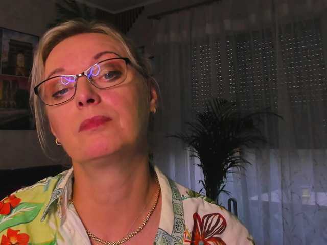 SoftVANESSA live cam on BongaCams
