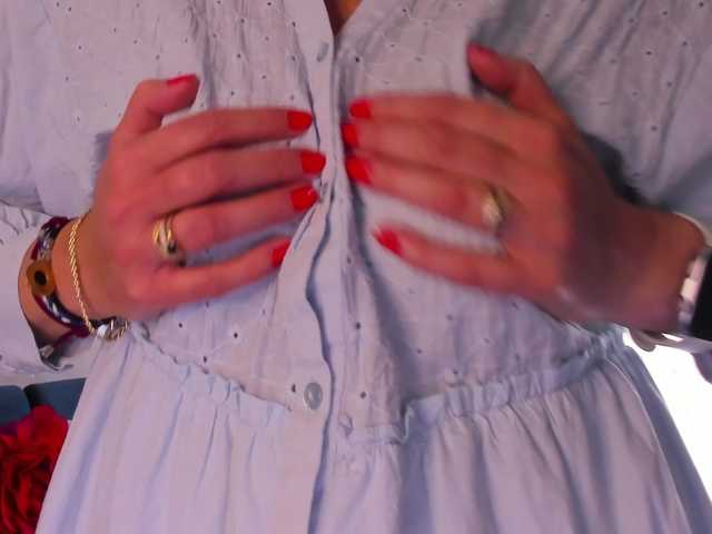 SoftVANESSA live cam on BongaCams