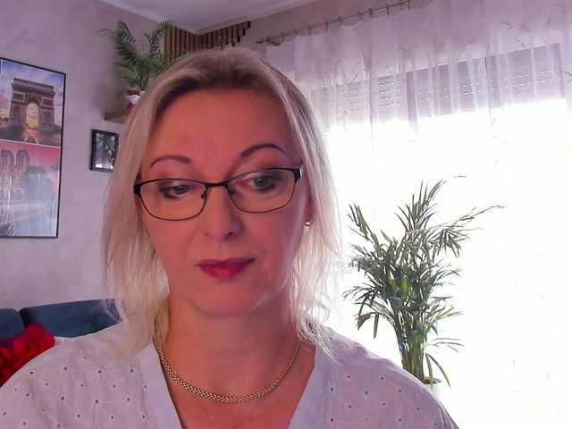 SoftVANESSA live webcam show