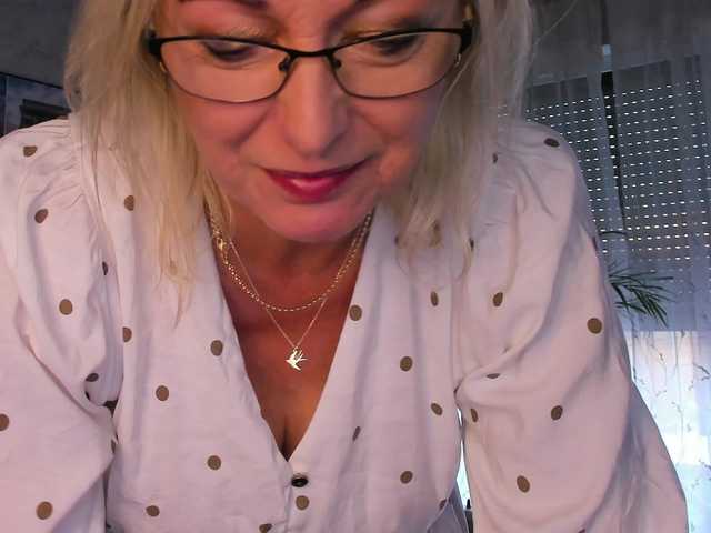 SoftVANESSA live cam on BongaCams