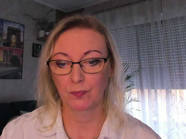 SoftVANESSA live cam on BongaCams