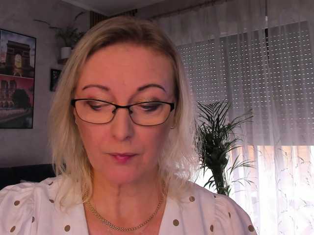 SoftVANESSA live cam on BongaCams