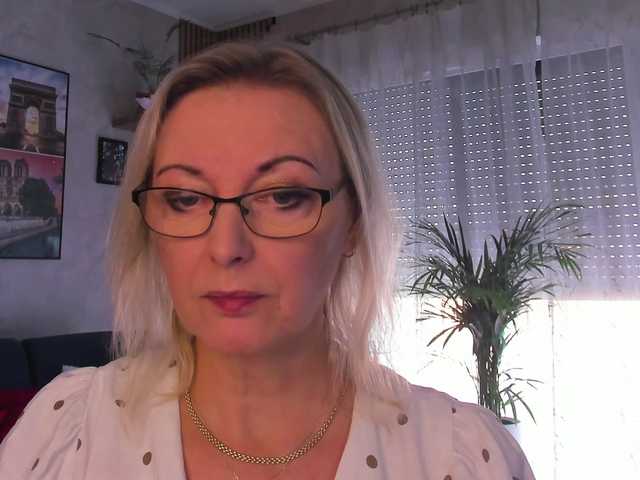 SoftVANESSA live cam on BongaCams